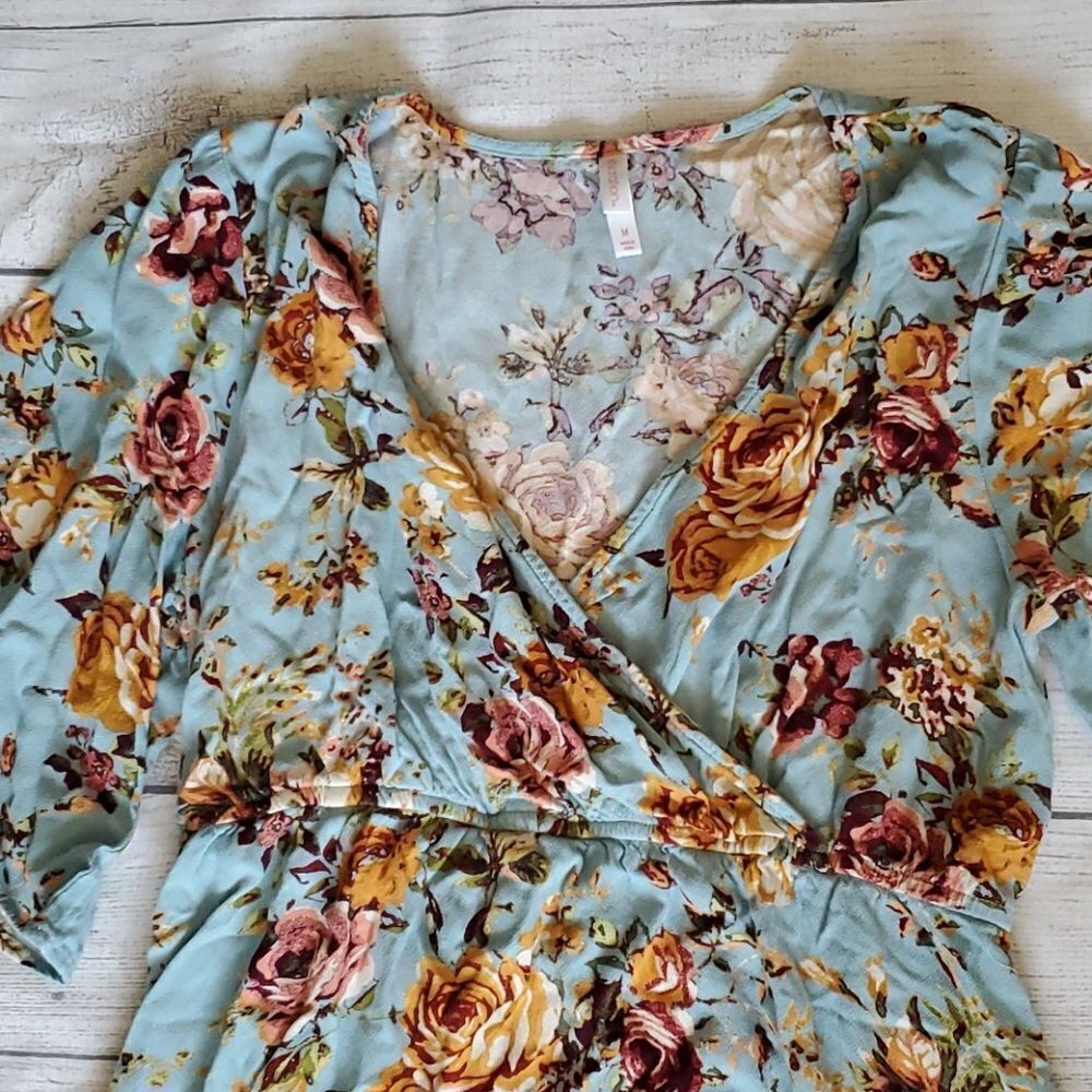 Xhilaration Medium Short Sleeve Dress - Picture 2 of 4